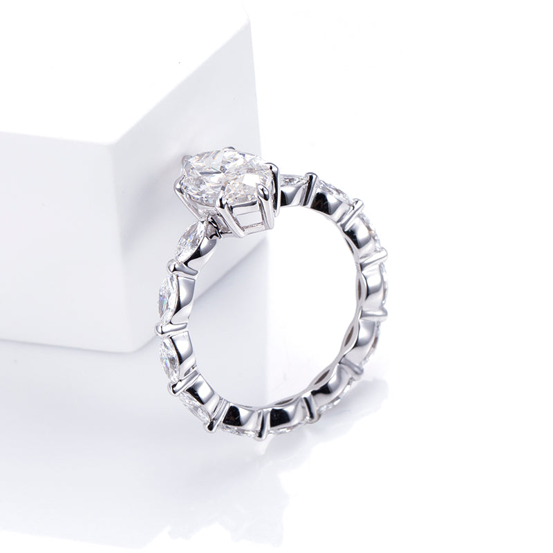 18K Gold Marquise Diamond Ring | Elegant & Luxury Jewelry for Engagement, Wedding & Anniversary Gifts