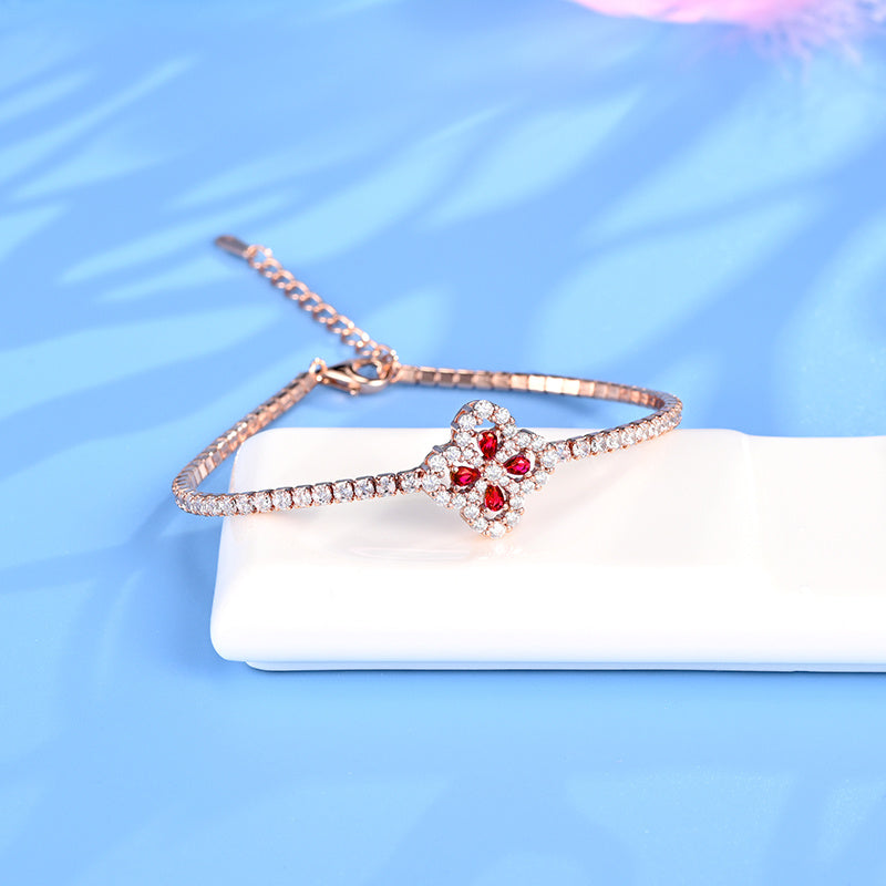 Lab-Grown Diamond Clover Bracelet – Dainty and Versatile Women’s Bracelet, Perfect for Everyday Wear and Stacking, Sustainable Diamond Design, Minimalist and Elegant Style, Ideal Gift Choice