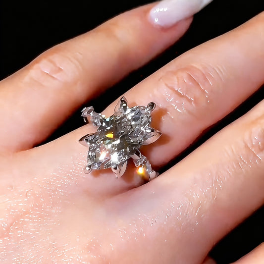 18K Gold Marquise Star Diamond Ring – Luxurious Setting, Elegant & Unique Design