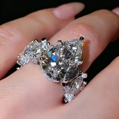 18K Gold Luxury Heart-Shaped Diamond Ring – Elegant & Romantic Statement Design