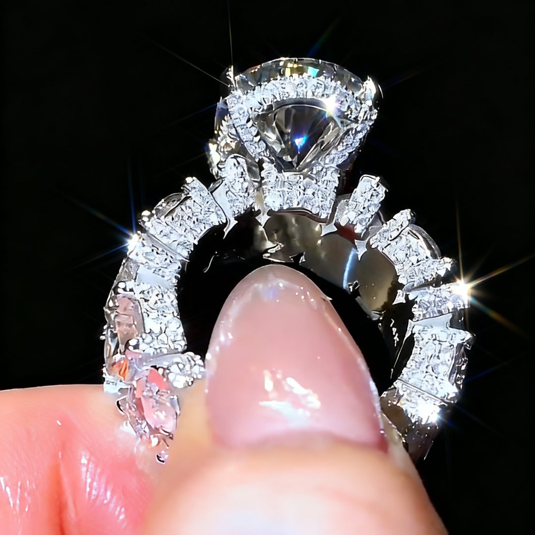 18K Gold Luxury Heart-Shaped Diamond Ring – Elegant & Romantic Statement Design