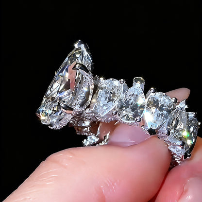 18K Gold Luxury Heart-Shaped Diamond Ring – Elegant & Romantic Statement Design