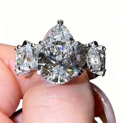 18K Gold Luxury Heart-Shaped Diamond Ring – Elegant & Romantic Statement Design