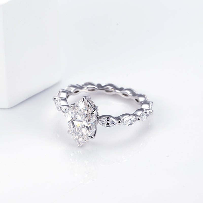 18K Gold Marquise Diamond Ring | Elegant & Luxury Jewelry for Engagement, Wedding & Anniversary Gifts