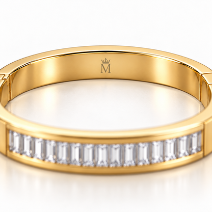 LINEA interior crown-over-M engraving on the rear band; design visualization