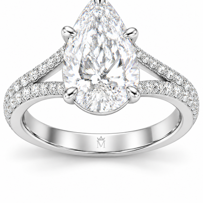 MISSISSI pear-shaped split-shoulder lab-grown diamond inner-band crown and M engraving detail. Design visualization.