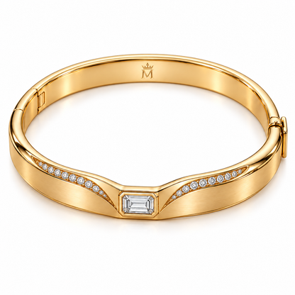MISSISSI CROWNLINE lab-grown diamond bangle in yellow metal, elevated view; design visualization