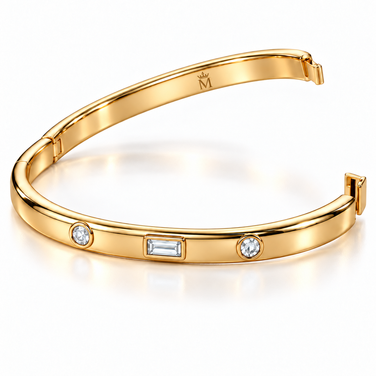 MISSISSI LIGHT INTERVAL lab-grown diamond bangle in yellow metal, hinged bangle with clasp open; design visualization