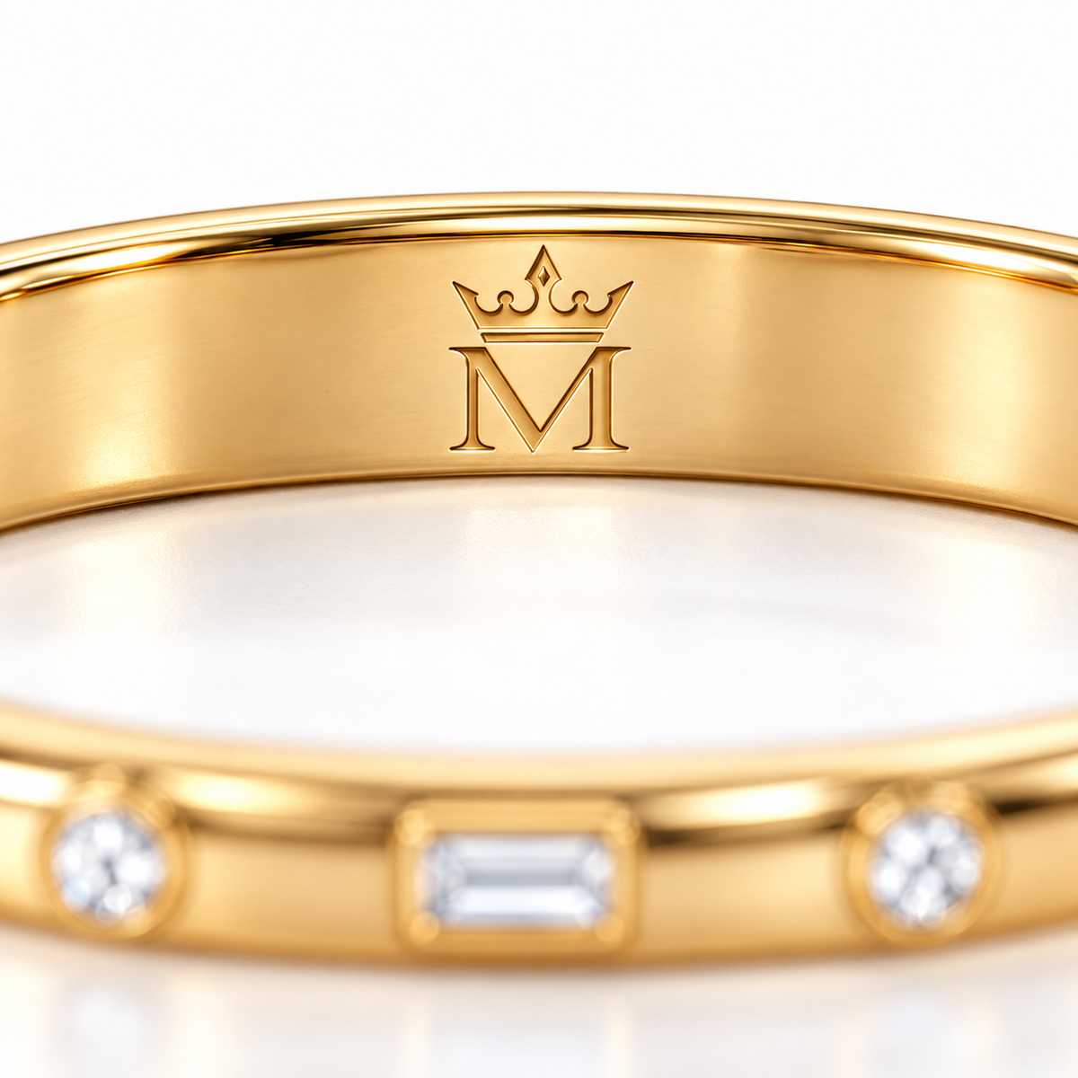 MISSISSI LIGHT INTERVAL lab-grown diamond bangle in yellow metal, inner crown-and-M engraving detail; design visualization