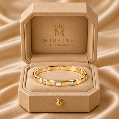 MISSISSI LIGHT INTERVAL lab-grown diamond bangle in yellow metal, in official champagne octagonal jewelry box; design visualization
