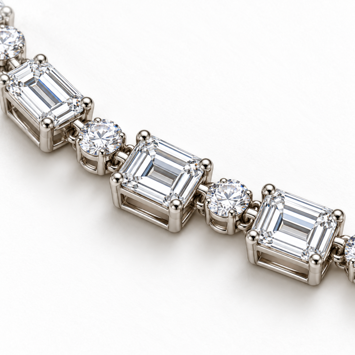 MISSISSI Emerald Rhythm Emerald-Cut lab-grown diamond necklace design, articulated setting and open-gallery detail