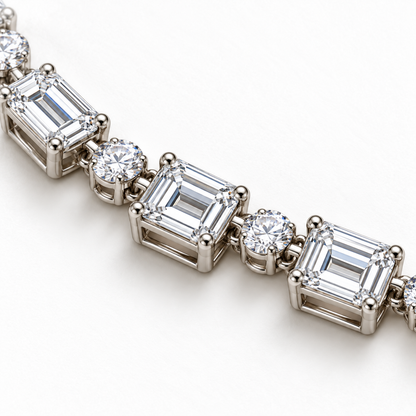 MISSISSI Emerald Rhythm Emerald-Cut lab-grown diamond necklace design, articulated setting and open-gallery detail