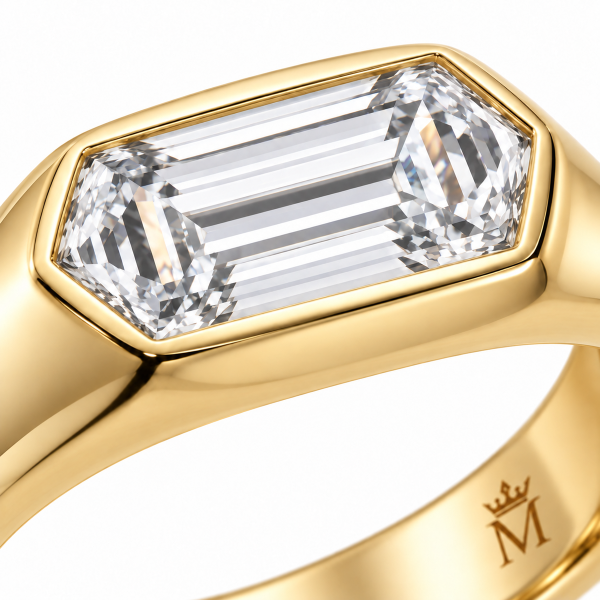 MISSISSI Dune 2 carat hexagonal lab-grown diamond signet ring in 14K yellow gold, macro view