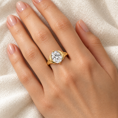 Oval Cove oval lab-grown diamond ring, adult left-hand wearing design visualization