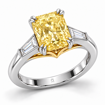 Three-quarter view of MISSISSI J03 with a yellow radiant center, paired protective claws and one white tapered baguette per shoulder