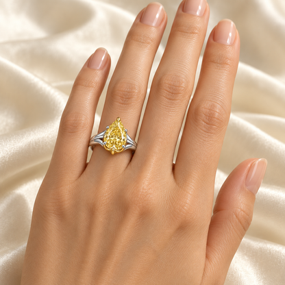 MISSISSI Auric Flow lab-grown diamond ring, worn on the left ring finger, design visualization