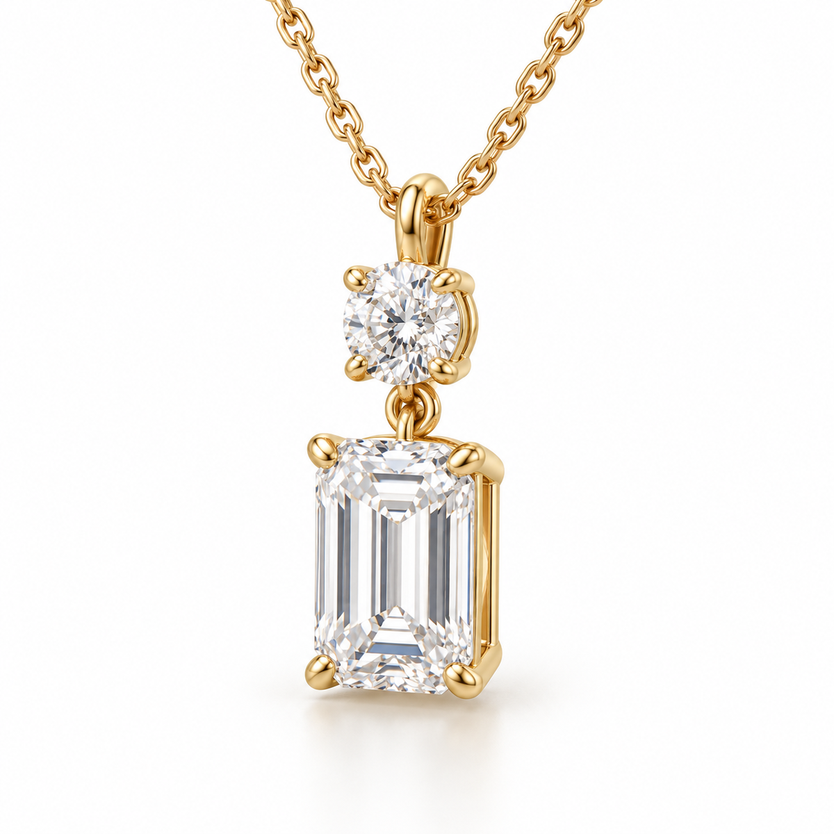 MISSISSI round and emerald-cut lab-grown diamond necklace in yellow gold, oblique profile showing both diamond shapes