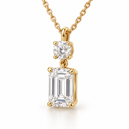 MISSISSI round and emerald-cut lab-grown diamond necklace in yellow gold, oblique profile showing both diamond shapes