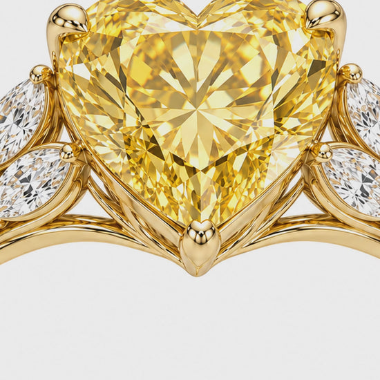 MISSISSI R052-SUNLIT-PLUME-YELLOW-HEART — 12-second design film with English narration and captions — Remaining Collection Batch 3