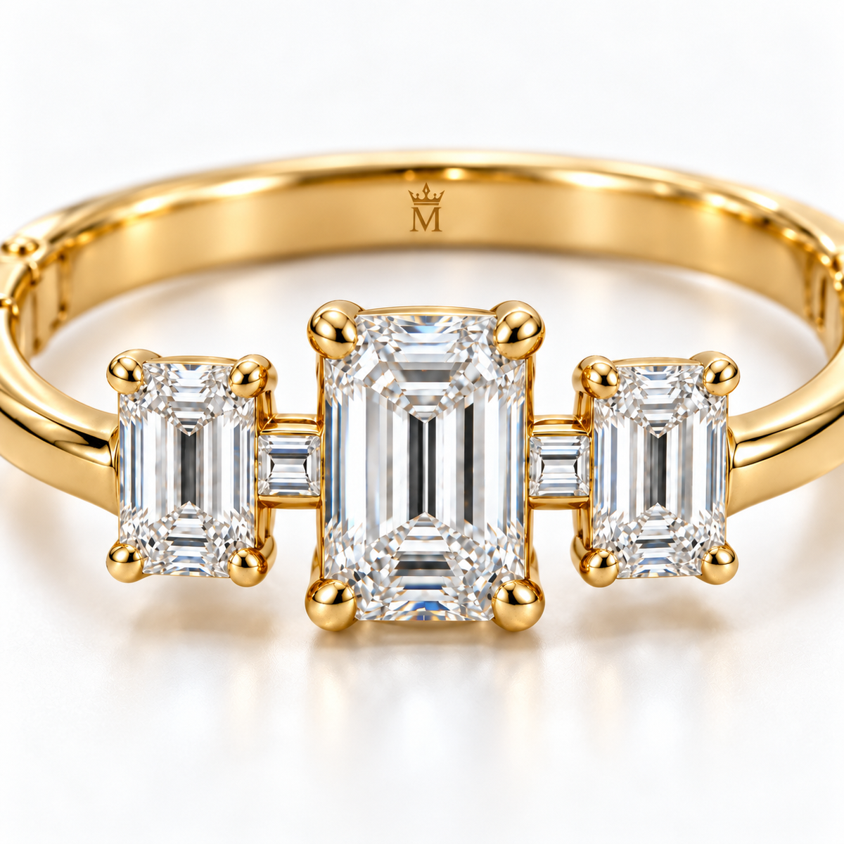 MISSISSI Emerald Ladder diamond oval bangle in yellow gold, diamond detail
